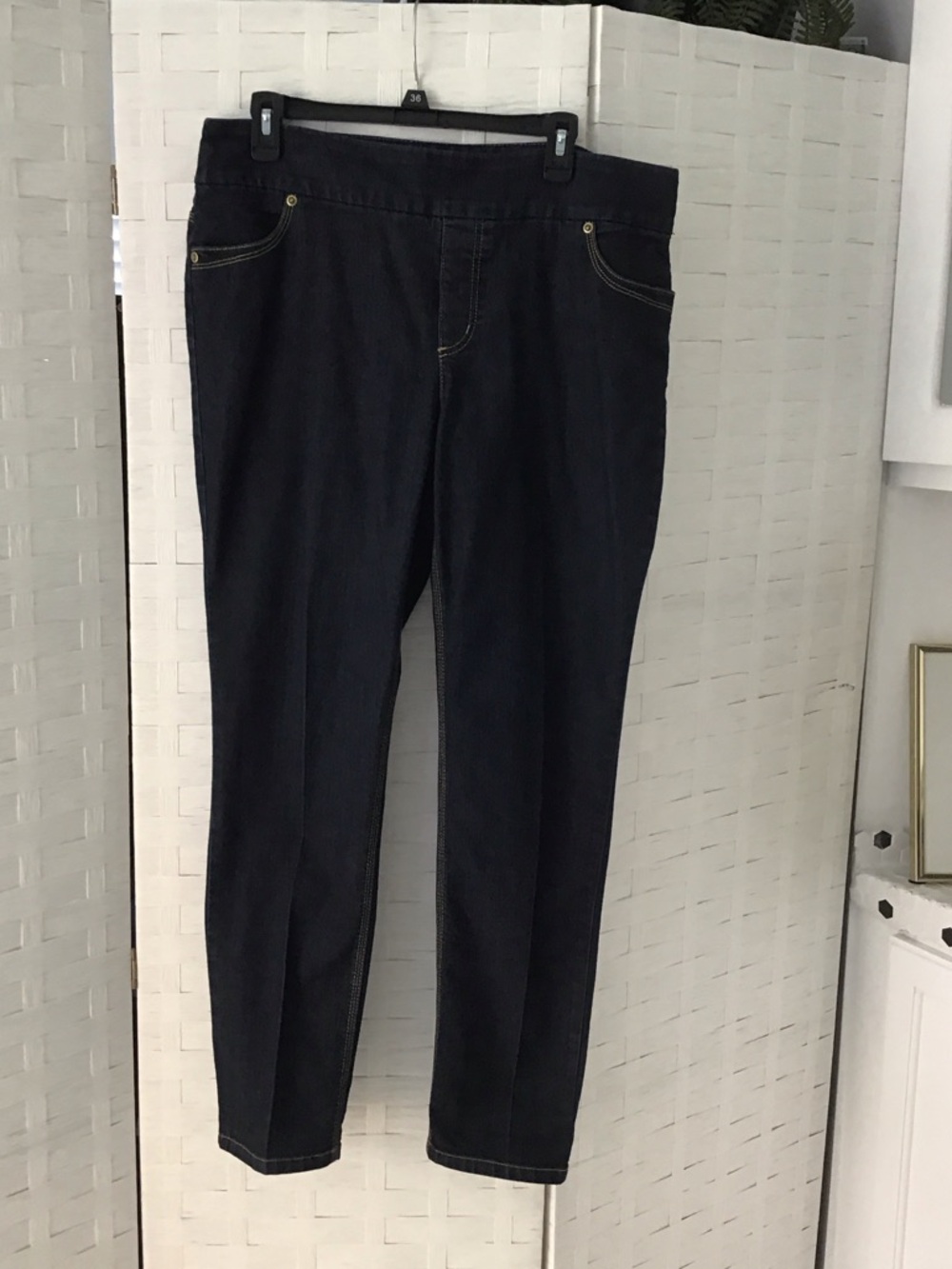 Women Chico's Black Skinny Jeans  #686